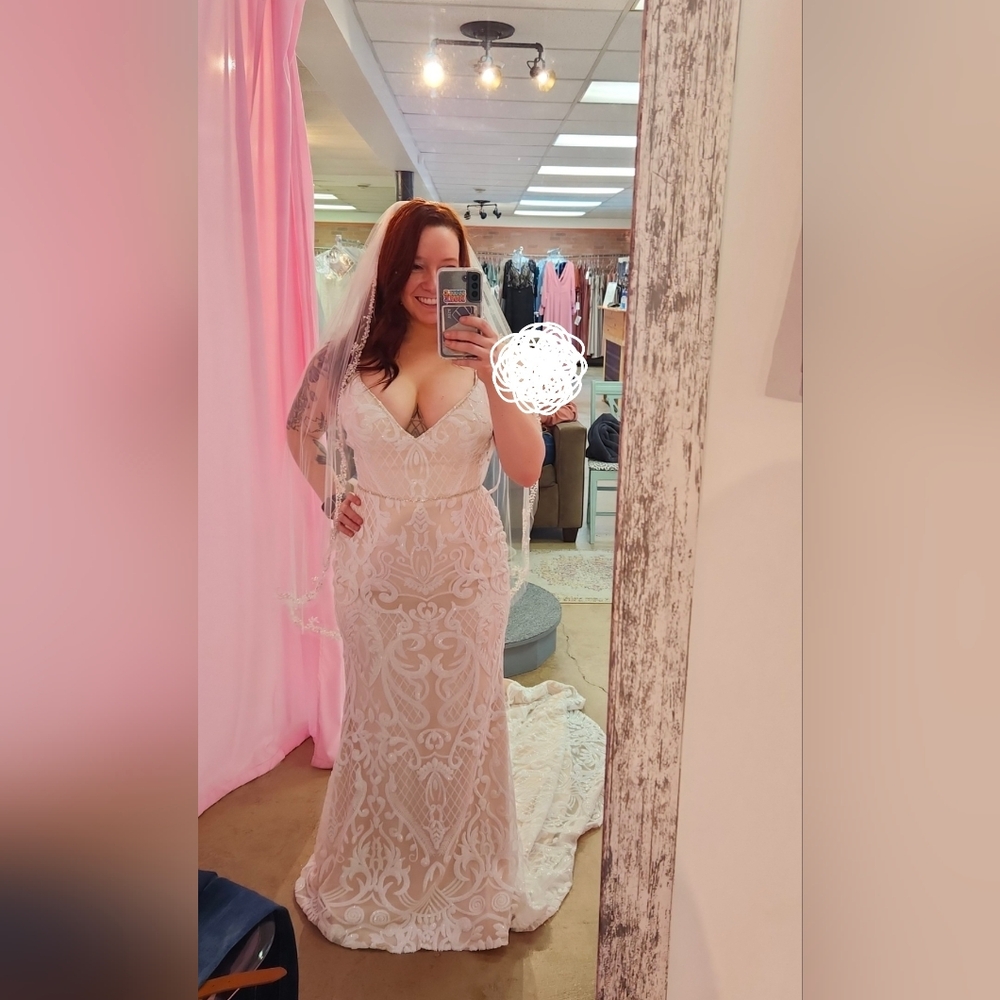 Ivory/nude Ashley & Justin Bride Wedding Dress